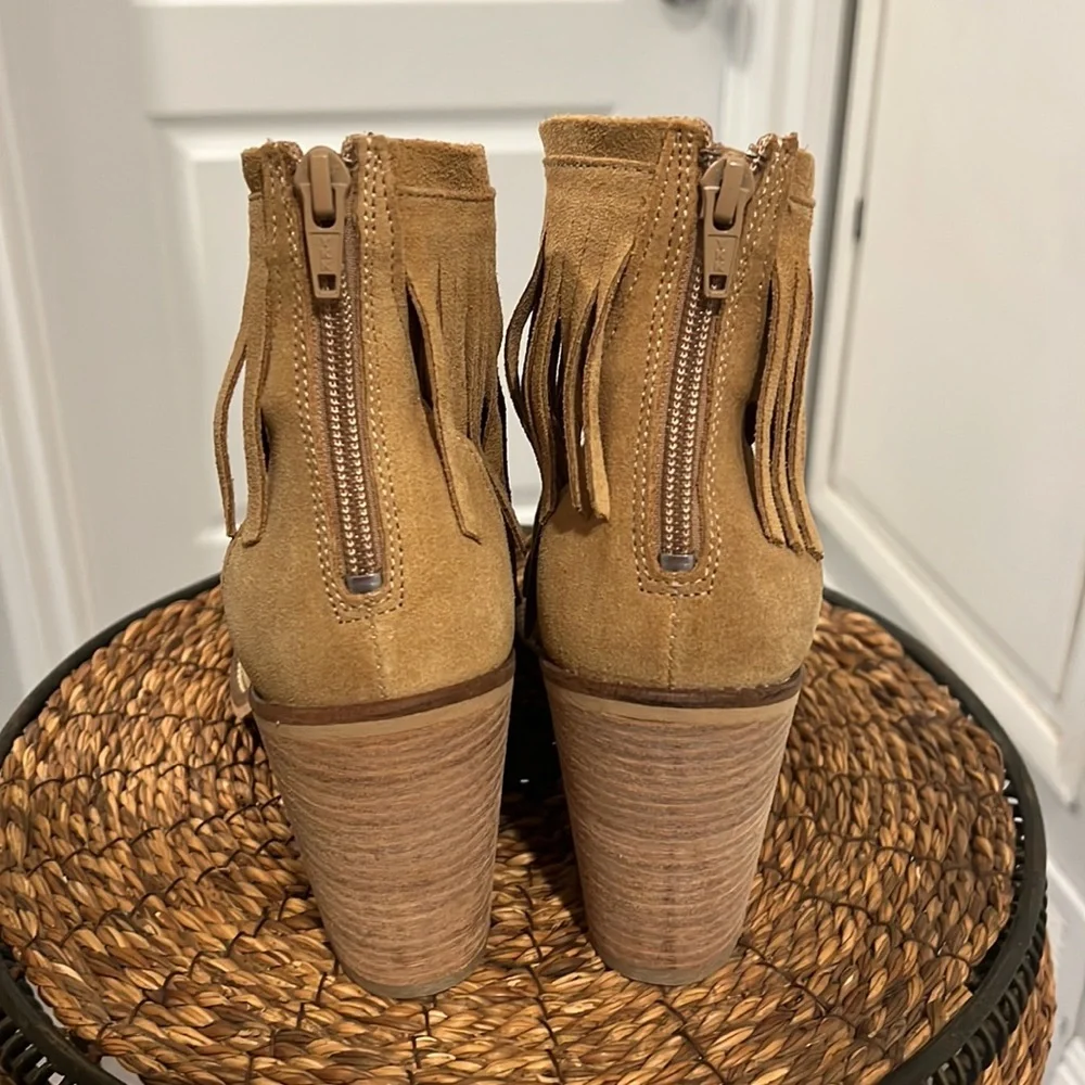 Anthro Musse & Cloud Galia‎ Boho Suede Fringe Bootie Tan 41